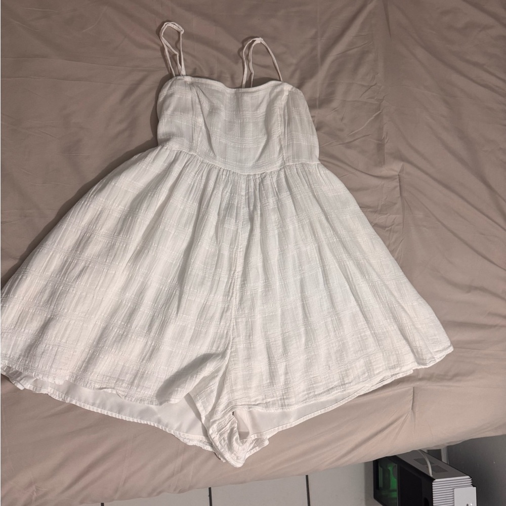 American Eagle Outfitters White Camisole with Bow Detail